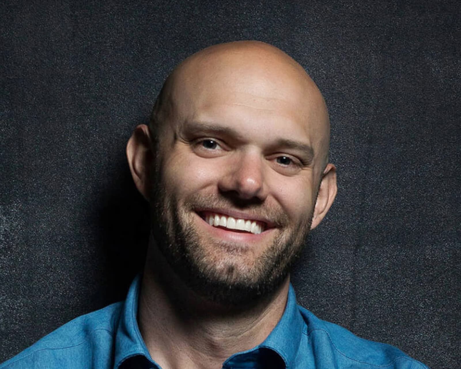Photo of James Clear, author of the #1 New York Times bestseller book Atomic Habits