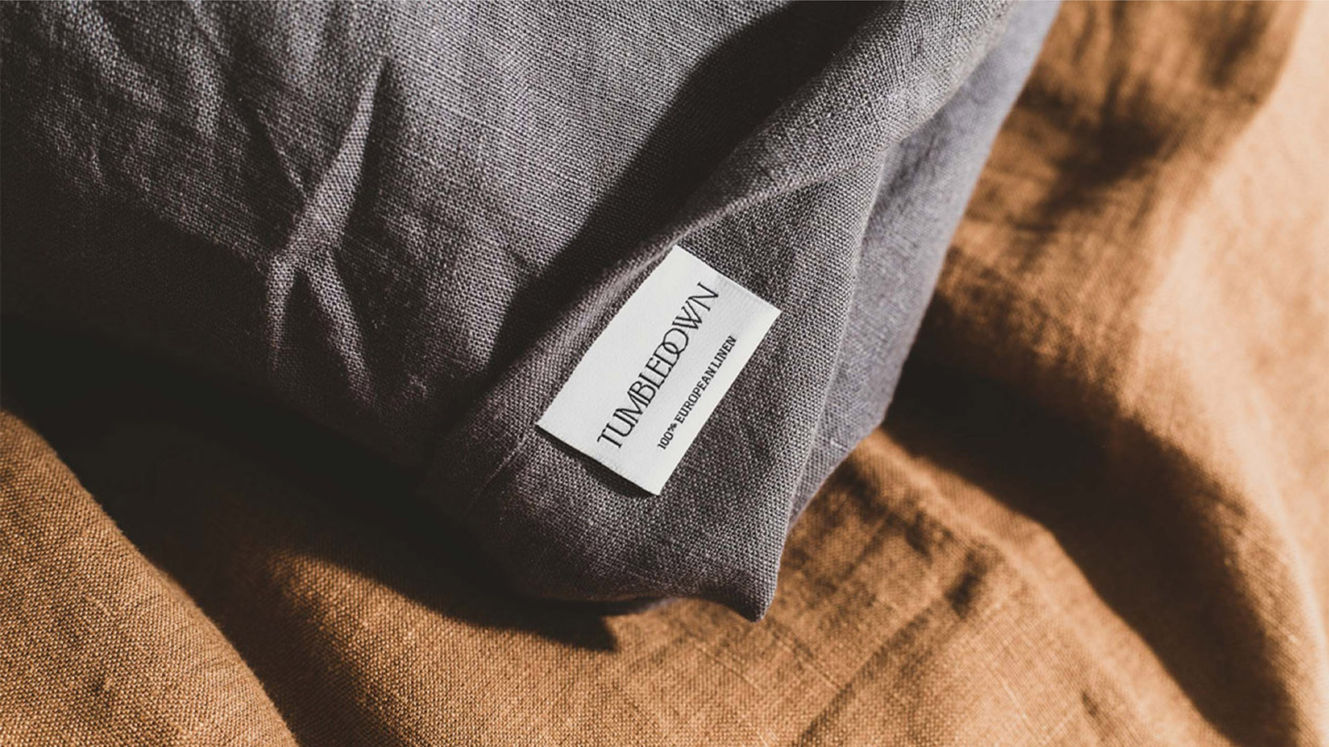 Tumbledown tag design