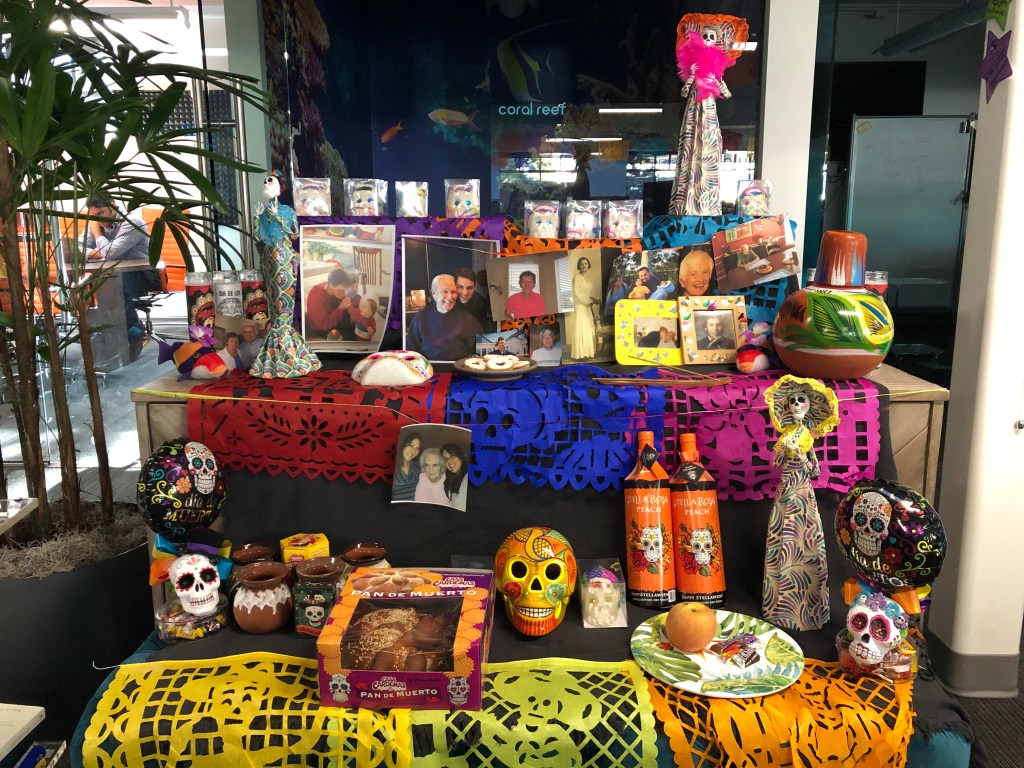 Dio de Muertos altar at Humu