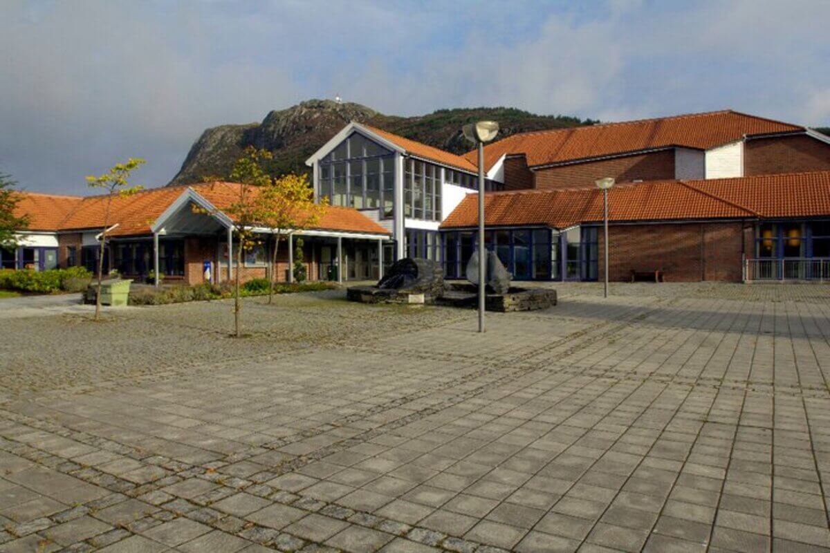 Tysværtunet Kulturhus - Priser og åpningstider | BarnasNorge.no