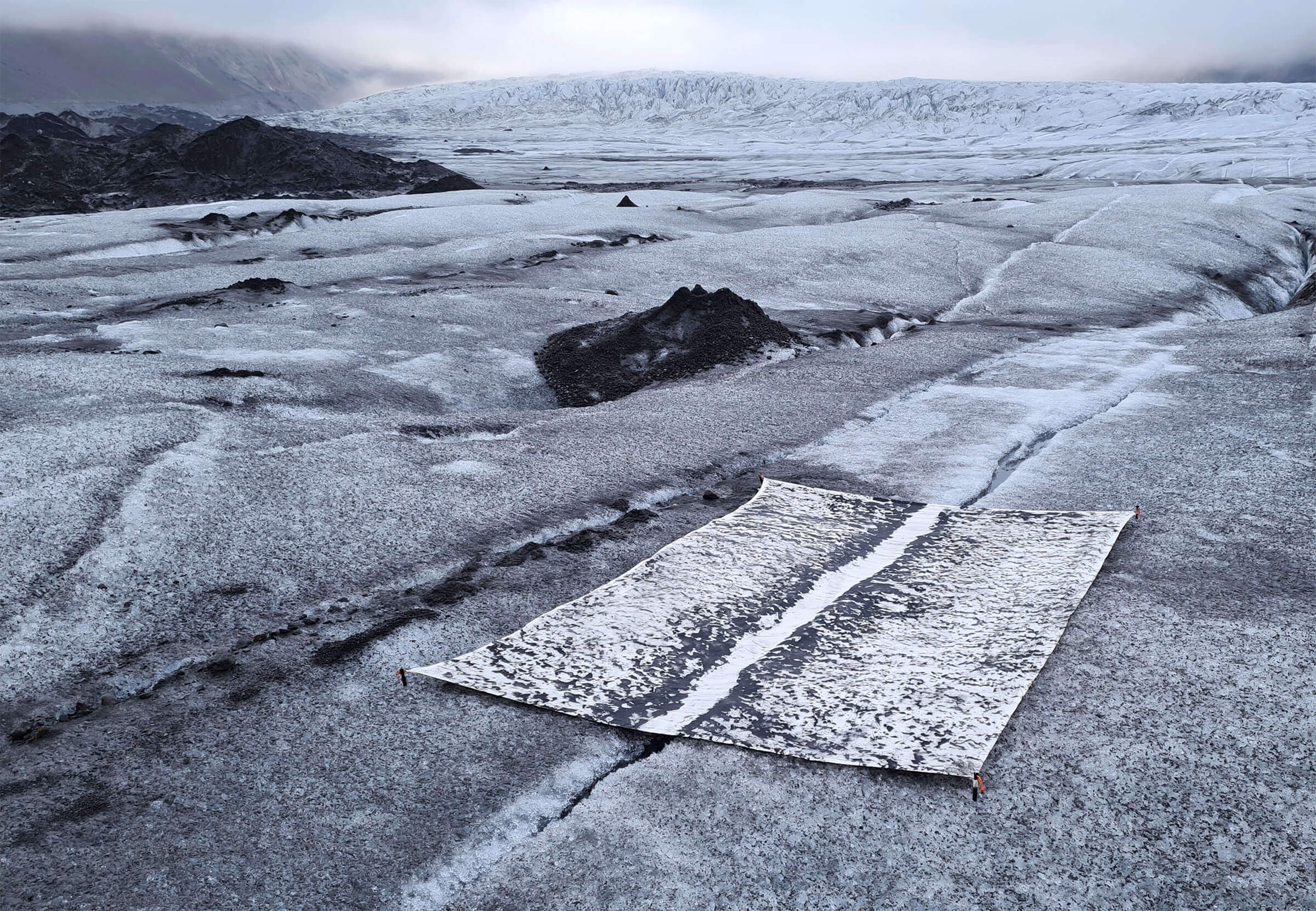 Planetary Intimacies – Owning the Fractues
Glacier Crack Frottage.