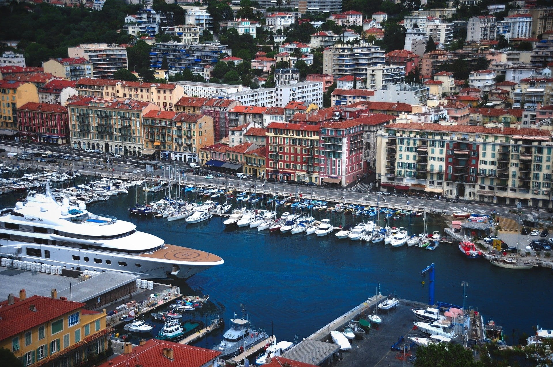 Vue sur... Le Port de Nice