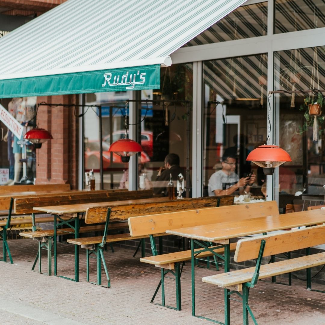 picture of the outside of rudy's stockton heath