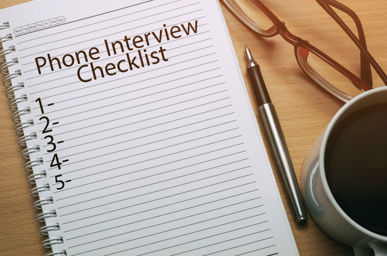 Interview writing. Резюме. Interview writing. Женщина пишущая письмо. Человек с сертификатом.