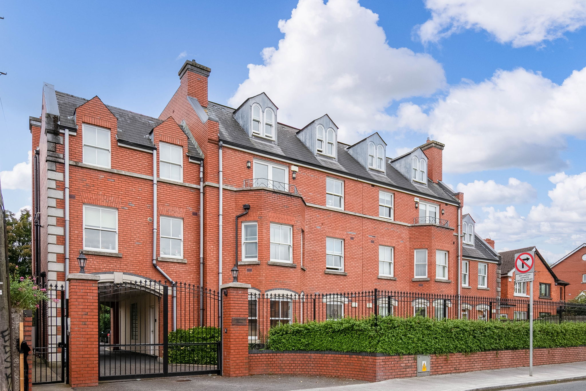 1 Loughmorne House, 20 Terenure Road West, Terenure, Dublin 6W, D6W