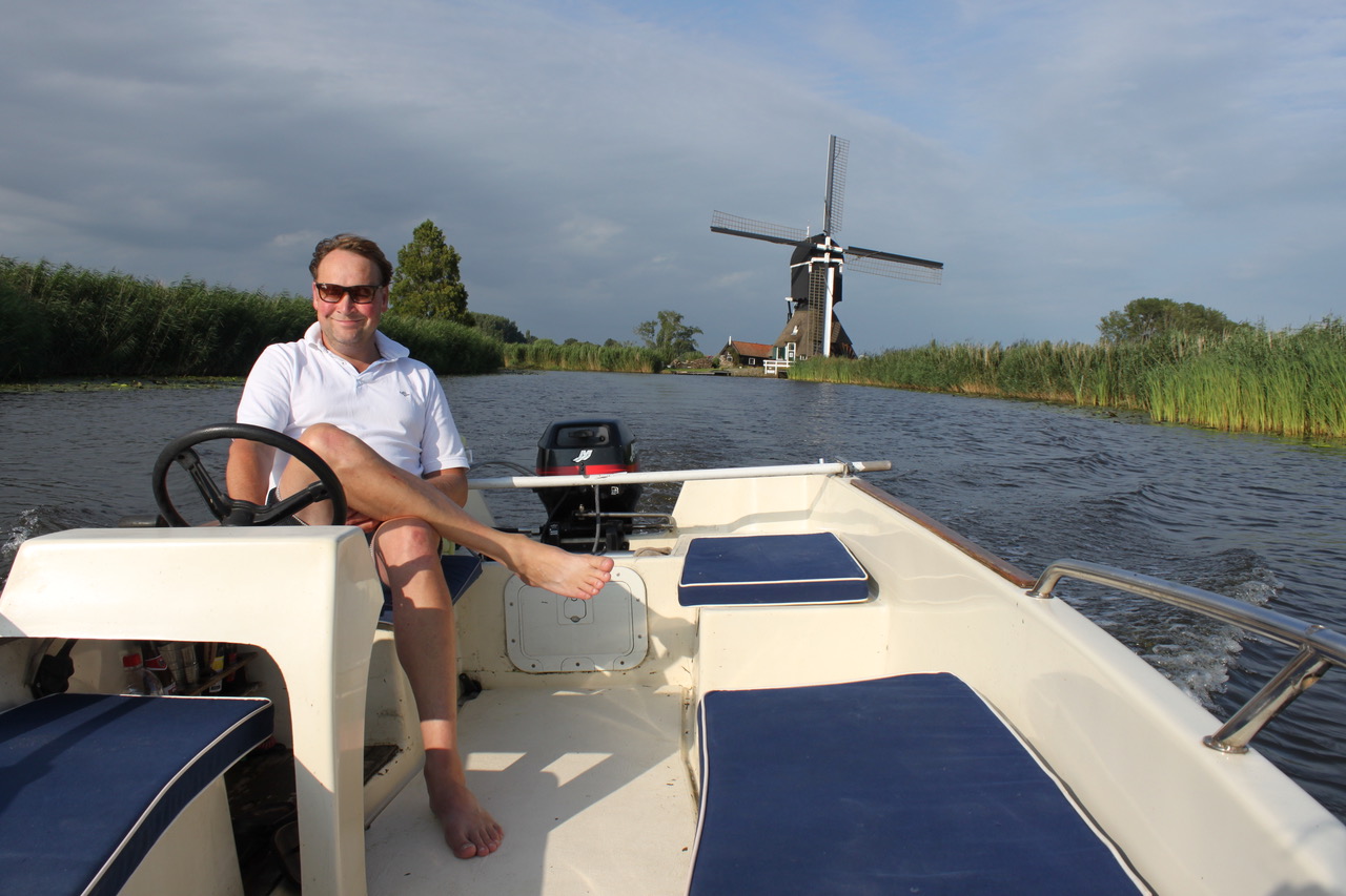 Mark aan het genieten in zijn sloep