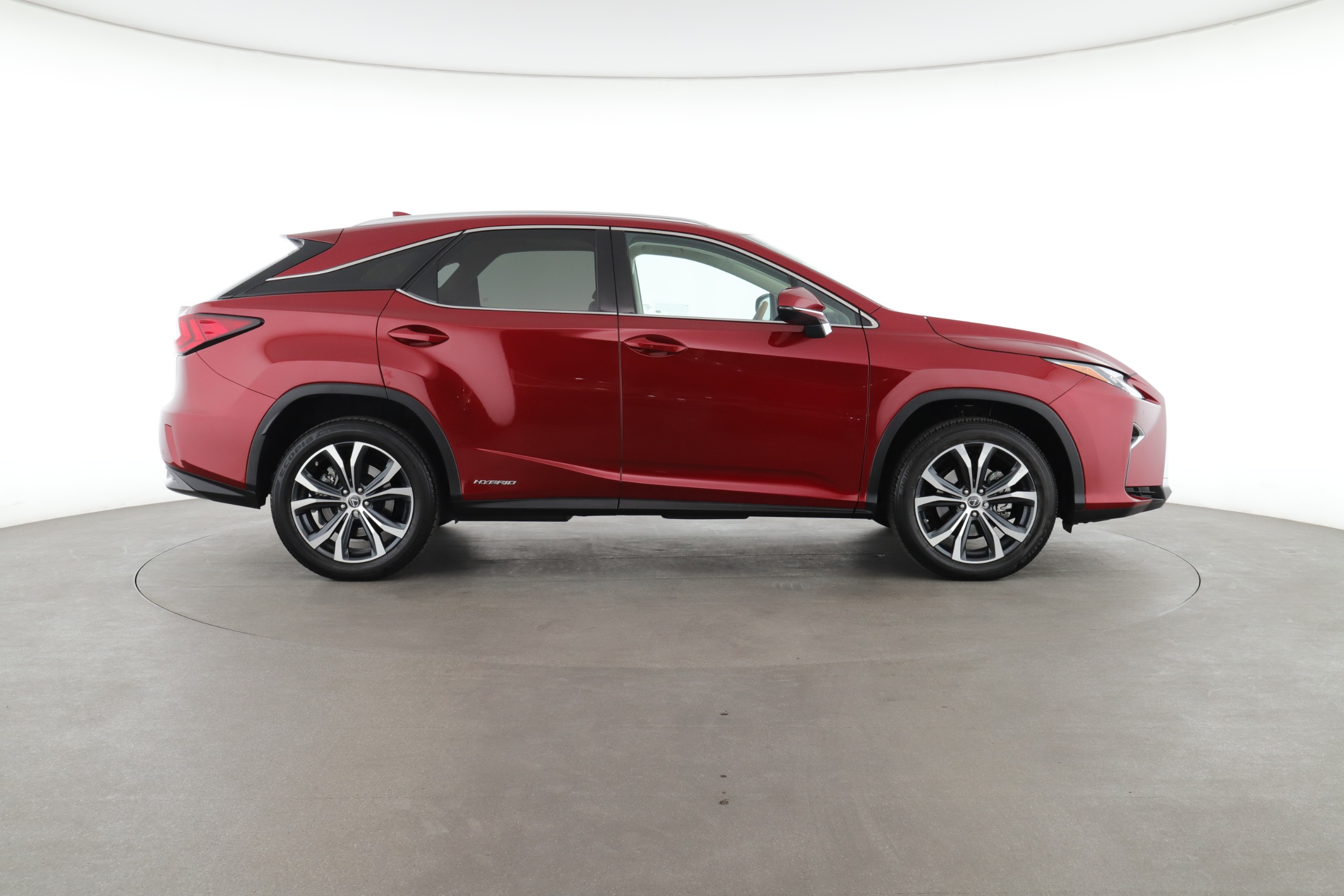 Six Best Used 6-Passenger Cars to Keep an Eye On