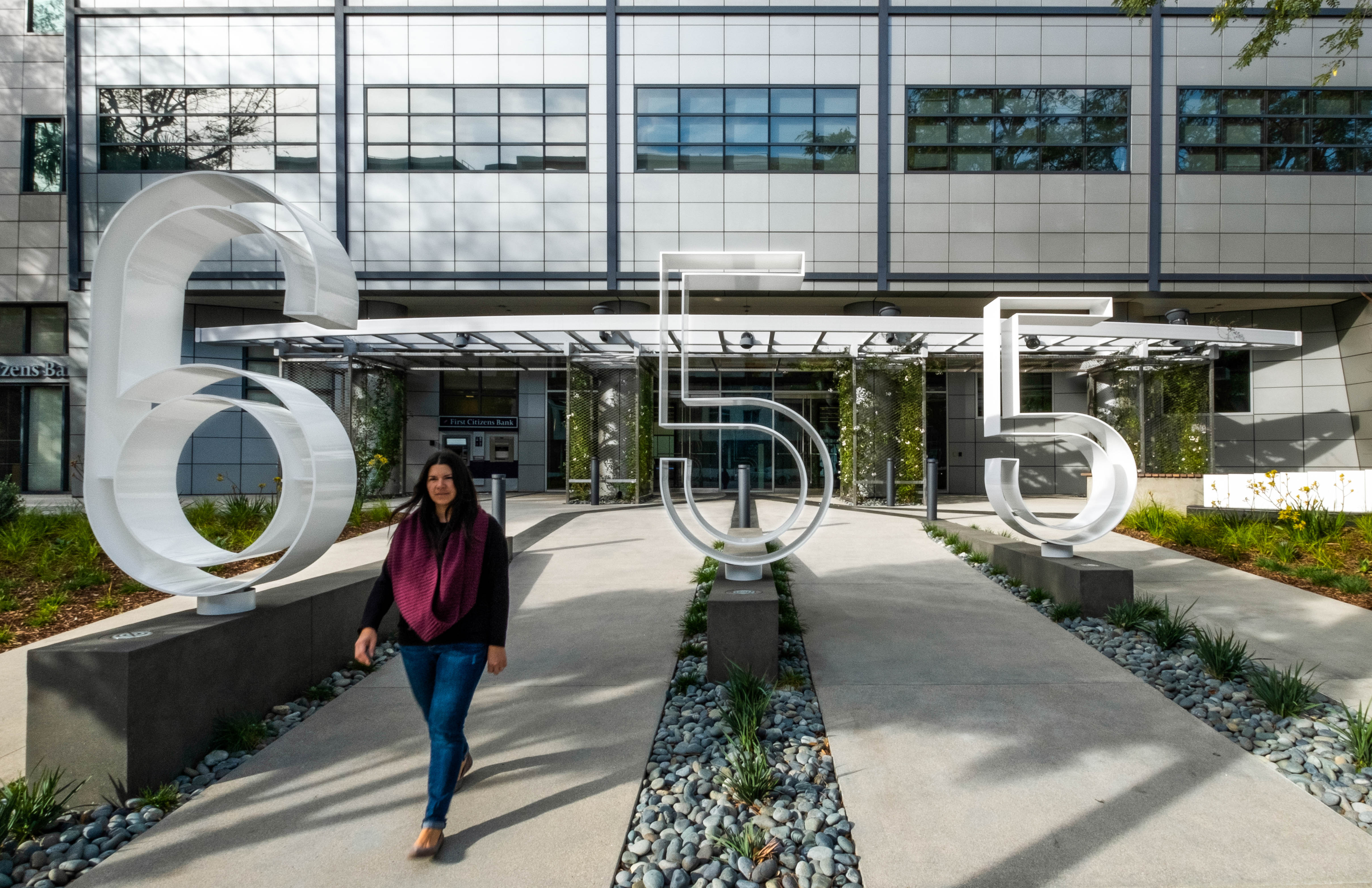 655 Central