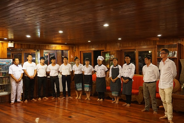 Mekong Pearl Crew