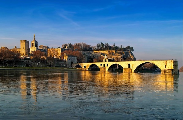 Le Pont D'Avignon