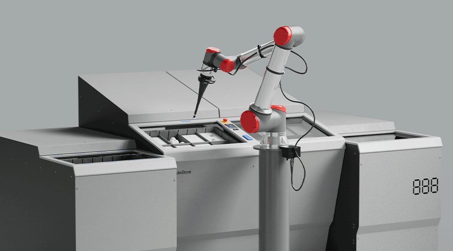 AutoStore FusionPort staging with robotic arm. Image.