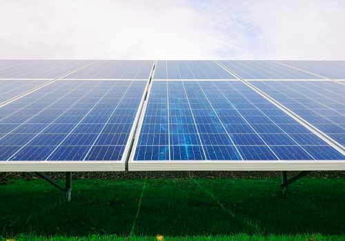 Découvrez le rendement des panneaux solaires.