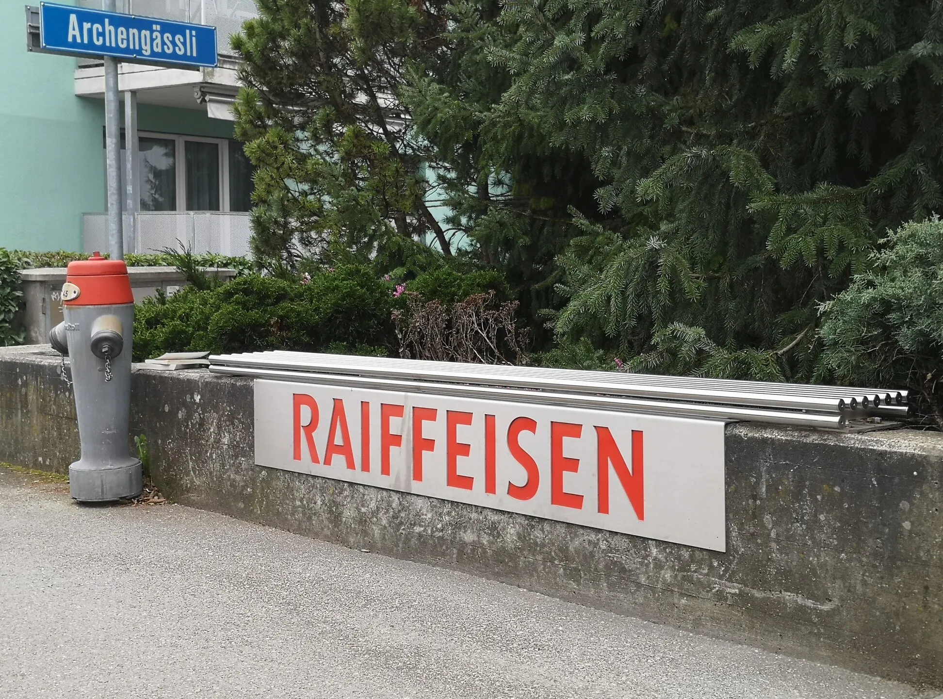 mse ag parkbaenke aus aluminium robust stabil konstruktion langlebig