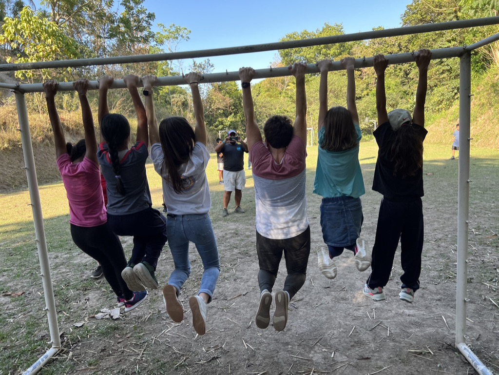 children in el salvador