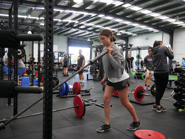 One arm might be injured, but that doesn't mean you can't still train the other side!