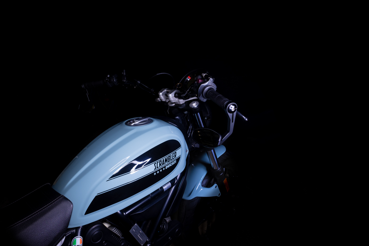 How to install handlebars on a Ducati Scrambler Lanesplitter Garage