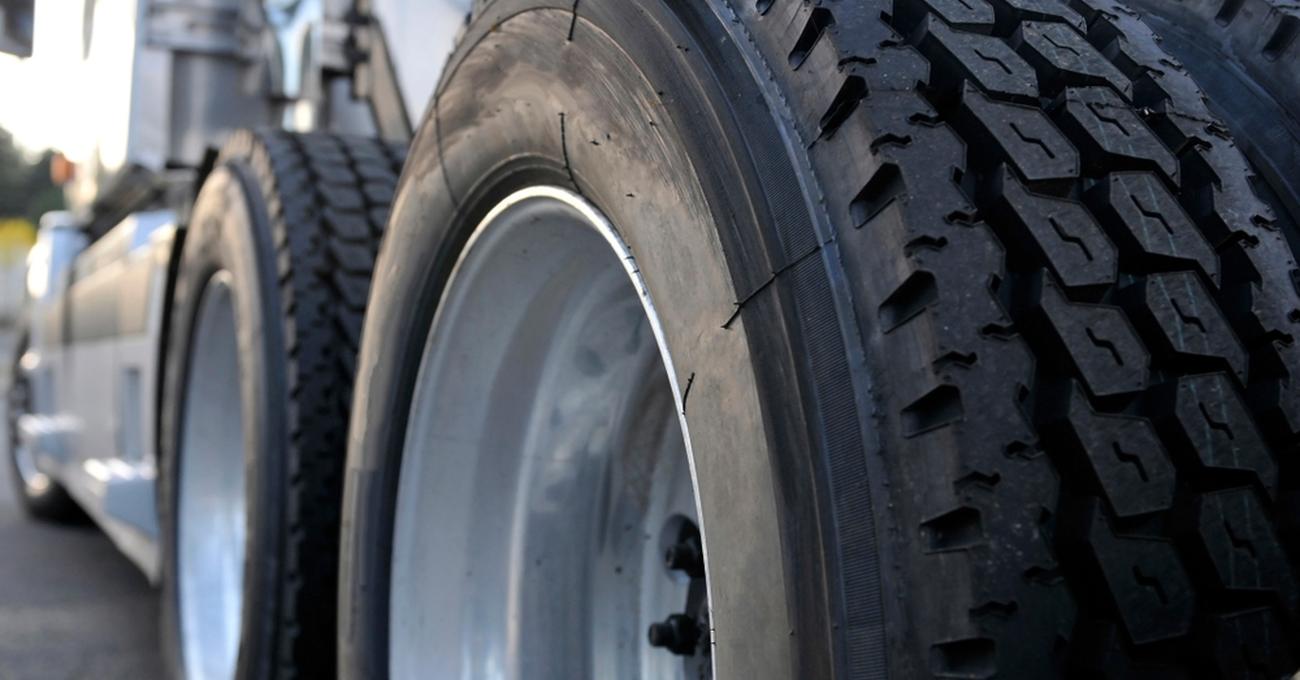 Can You Use Trailer Tires On A Truck? CarShtuff
