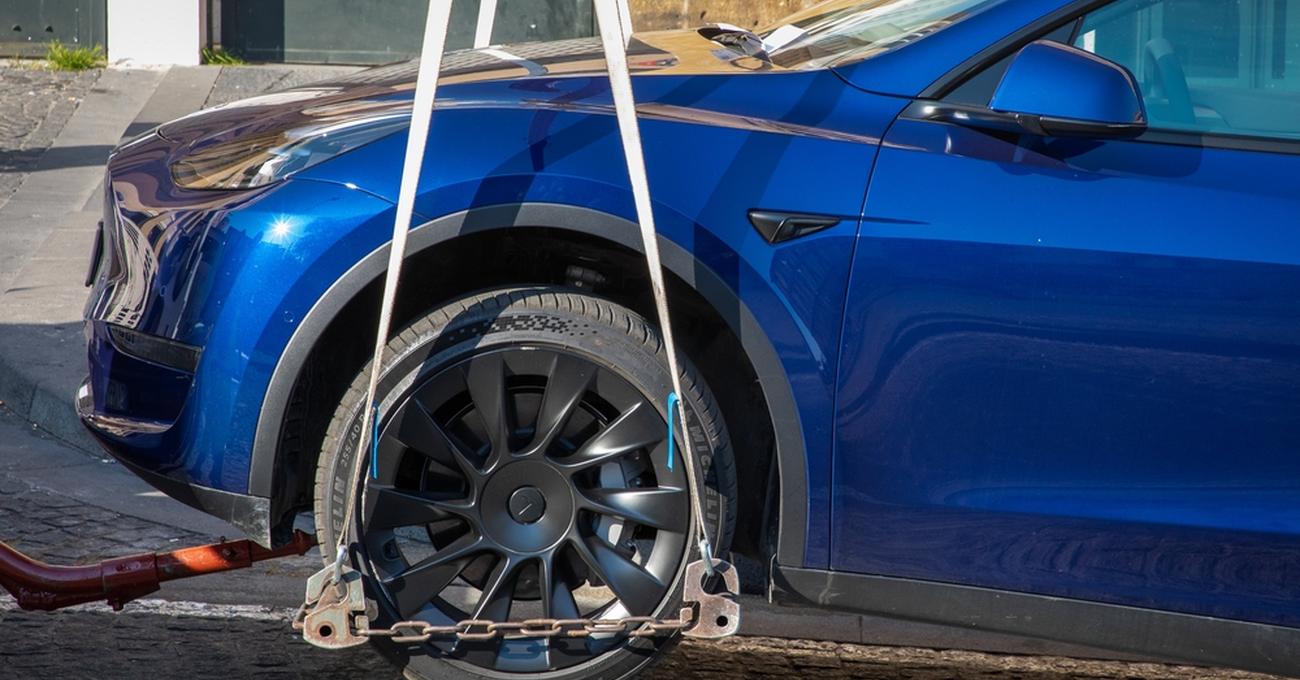 How Far Can an Electric Truck Tow? CarShtuff