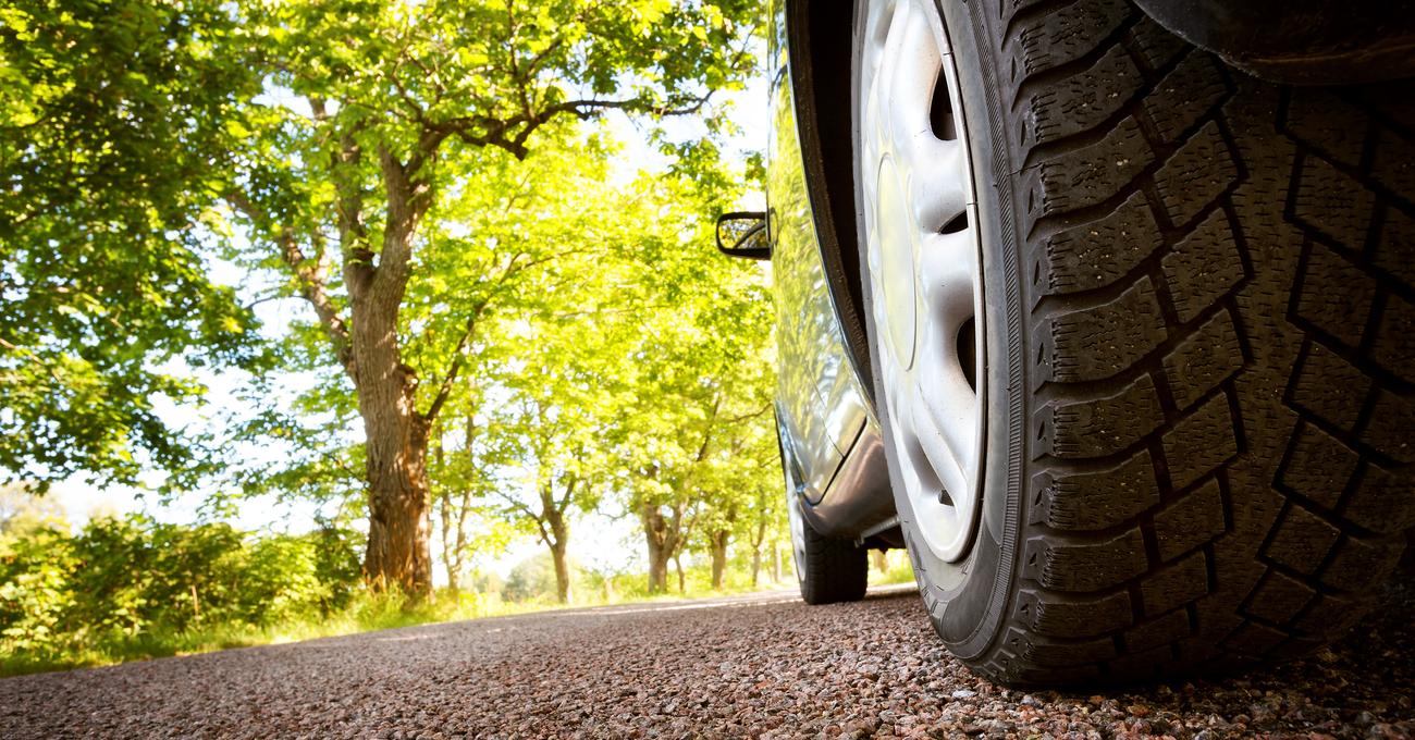 How Do Summer Tires Work? CarShtuff