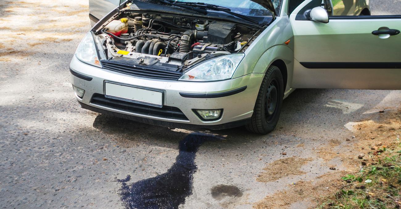 Common Causes Of Leakage After An Oil Change | CarShtuff