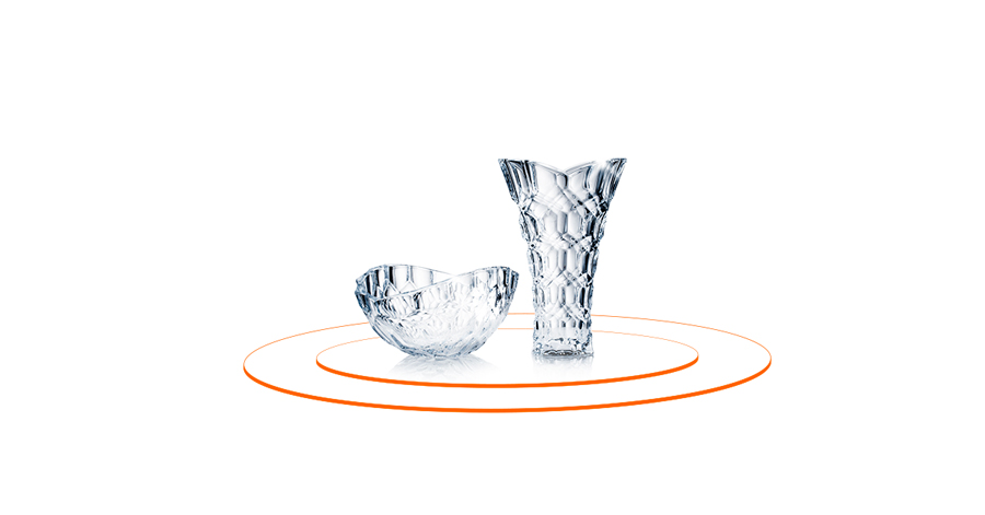 PhotoRobot's Centerless Table, a Motorized Photography Turntable