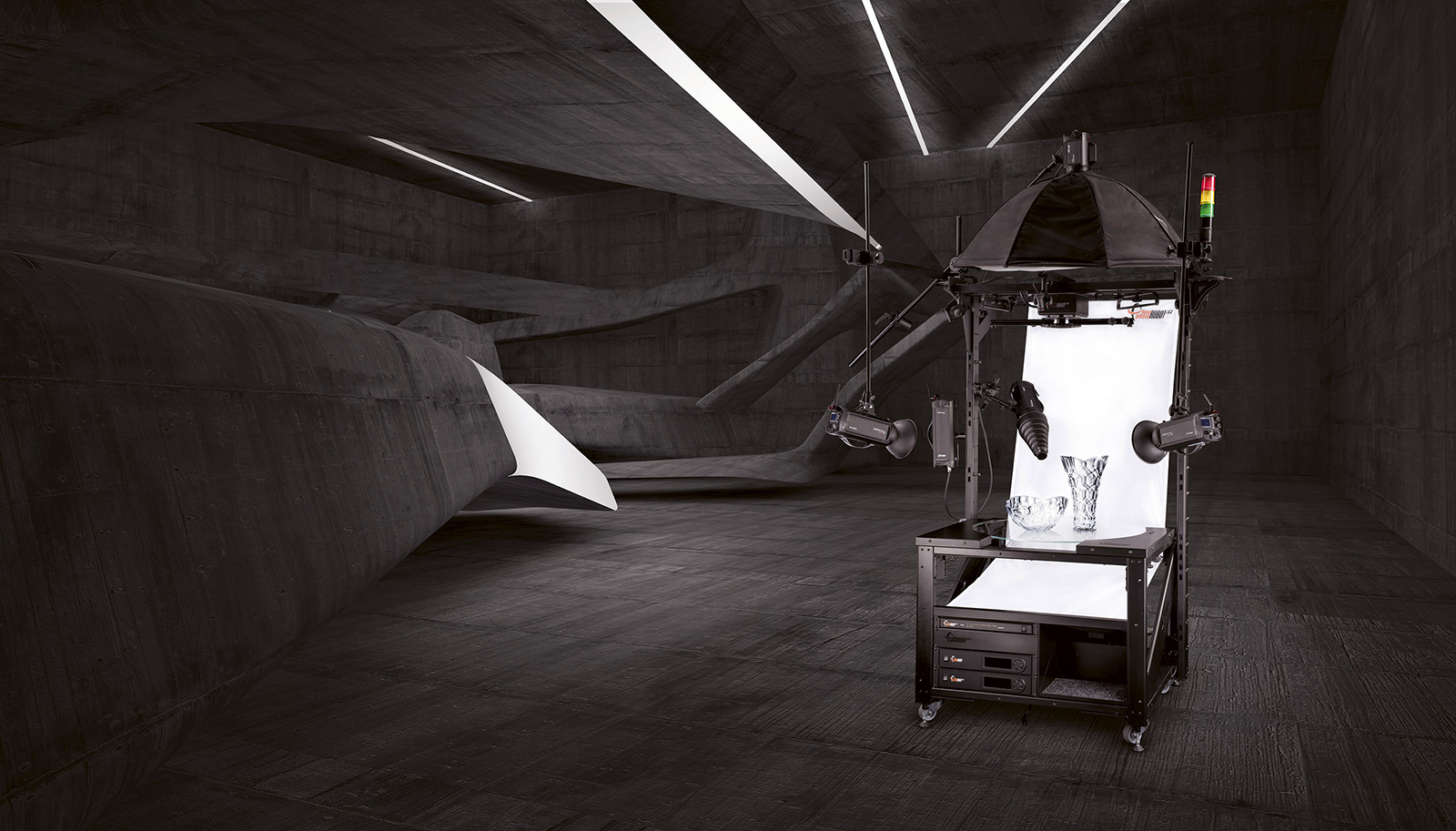 PhotoRobot’s Centerless Table with Optical Glass Plate