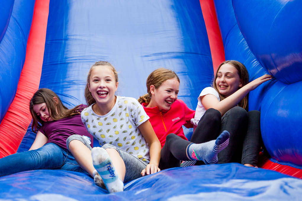 4 girls children inflatables