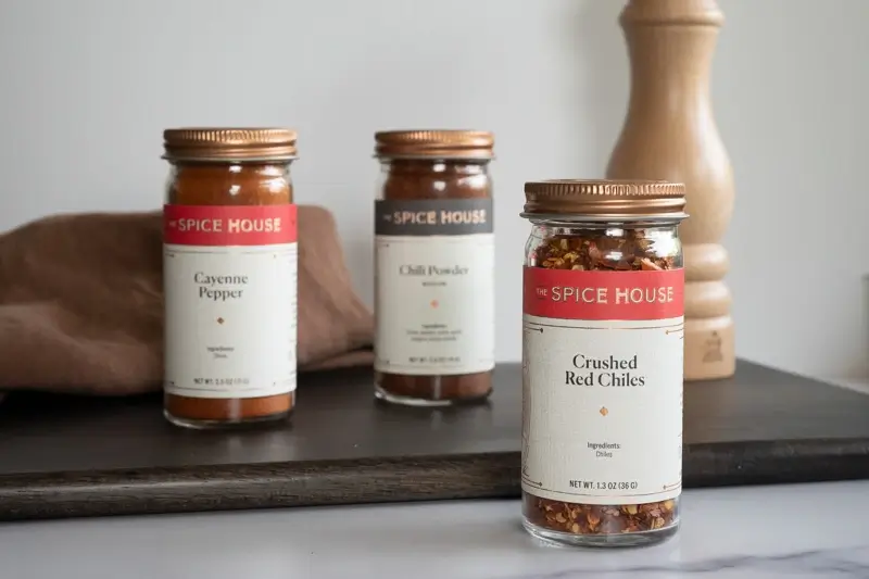 Chili Powder vs Chili Flakes (Differences and Best Types)