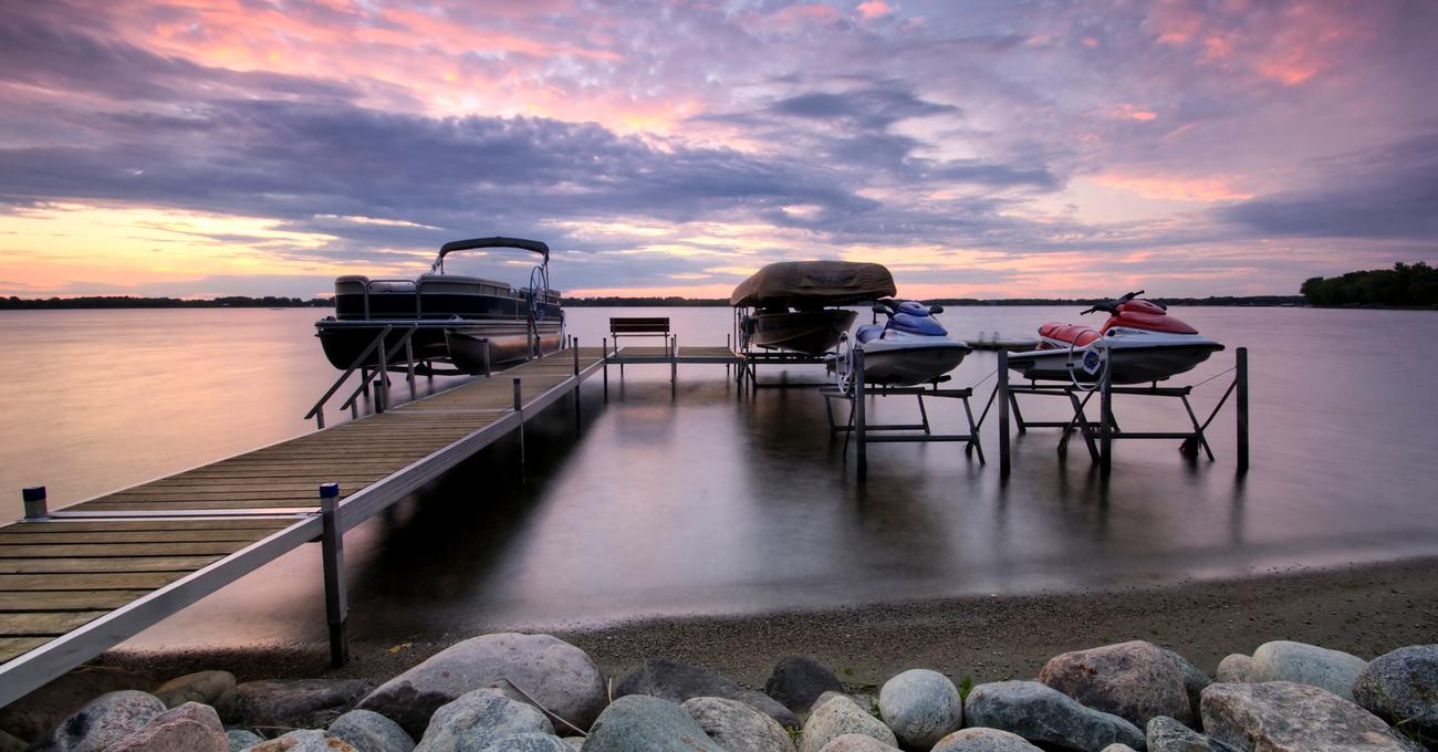 How To Handle A Lightning Storm In A Pontoon Boat LakeWizard