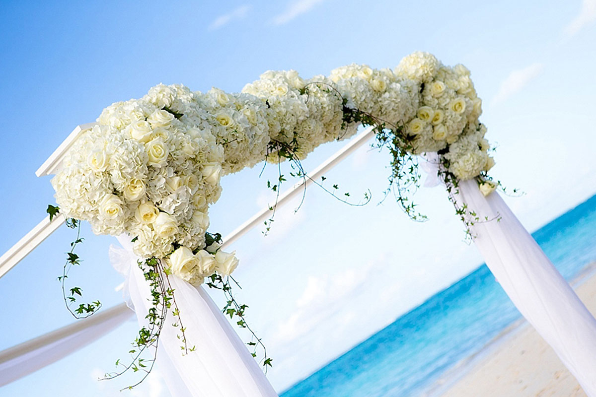 Beachside wedding on Grace Bay at The Palms