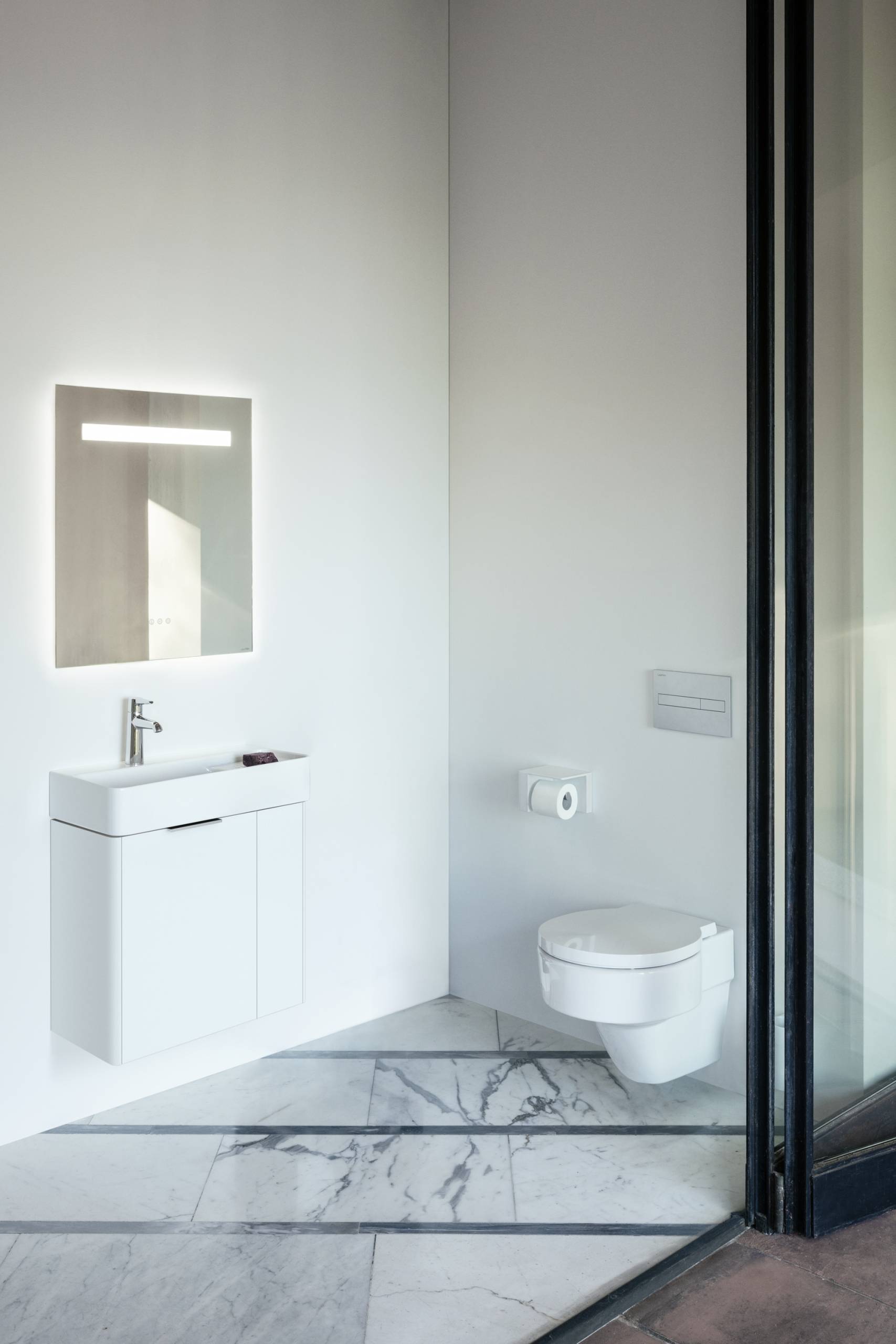 Narrow Small Ensuite Bathroom Ideas Elevate your space