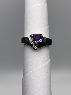 White Gold w/purple stone and accent stones