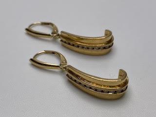 Gold Earrings w/24 accent stones