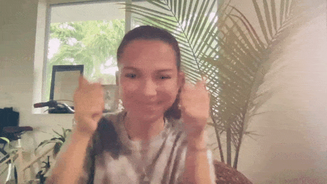 Turn your webcam recording into a gif with Screencastify.