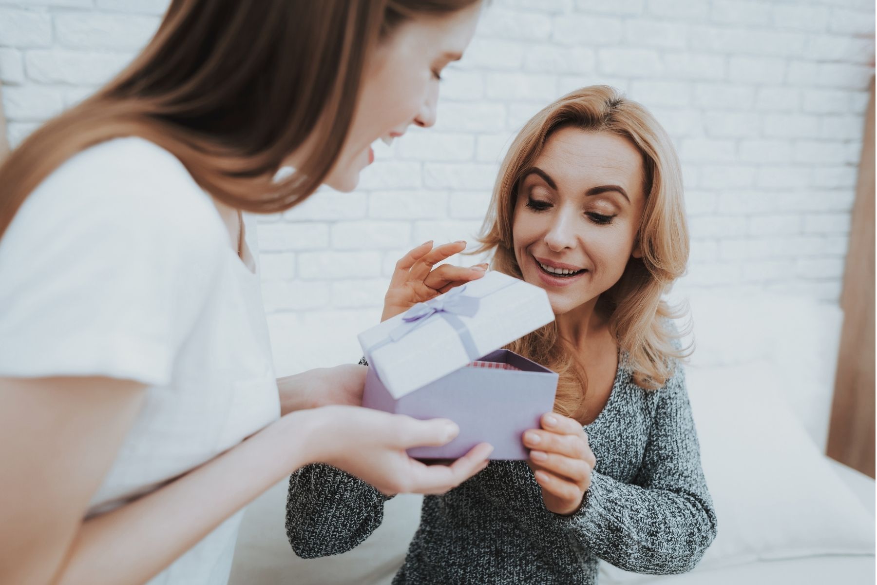 Presents Video Creative Ways to Give Video Gifts | Memento Blog