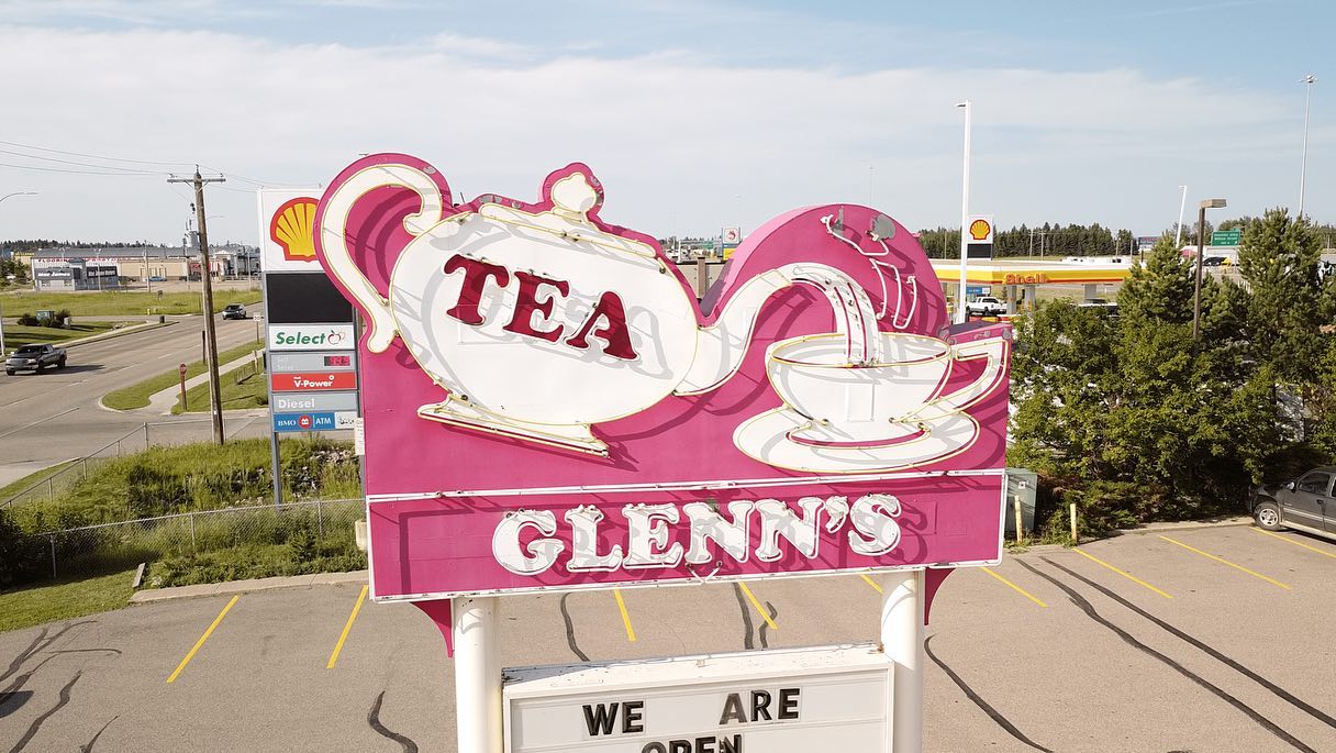 Photo of Glenns Family Restaurant on Gasoline Alley.