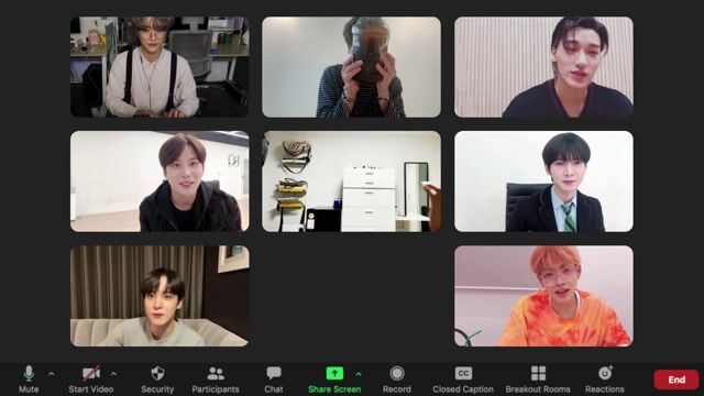 Lifeat oi stray kids. LIFEAT Virtual Spaces BTS. LIFEAT Virtual Space. LIFEAT .io Virtual Spaces