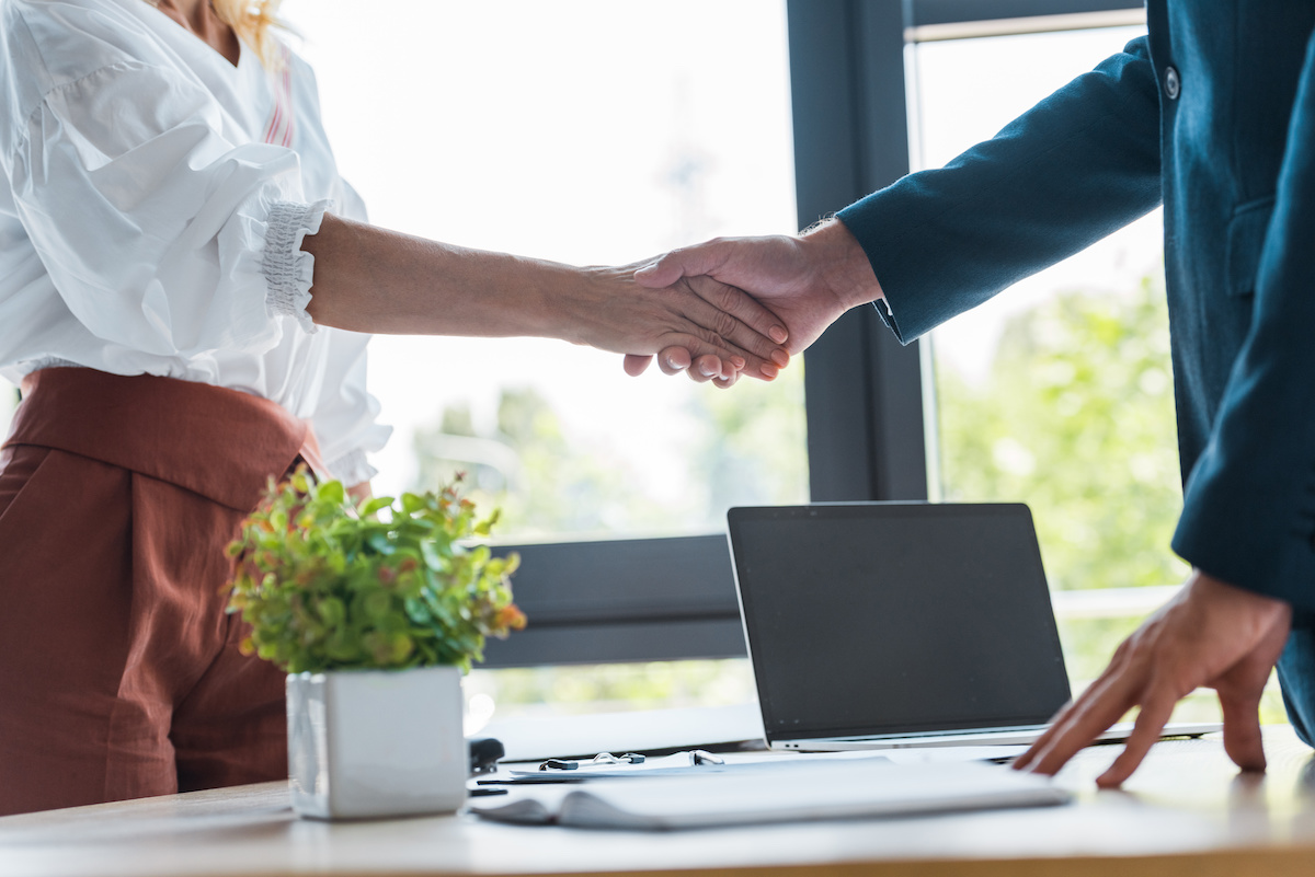 how to become a senior recruiter