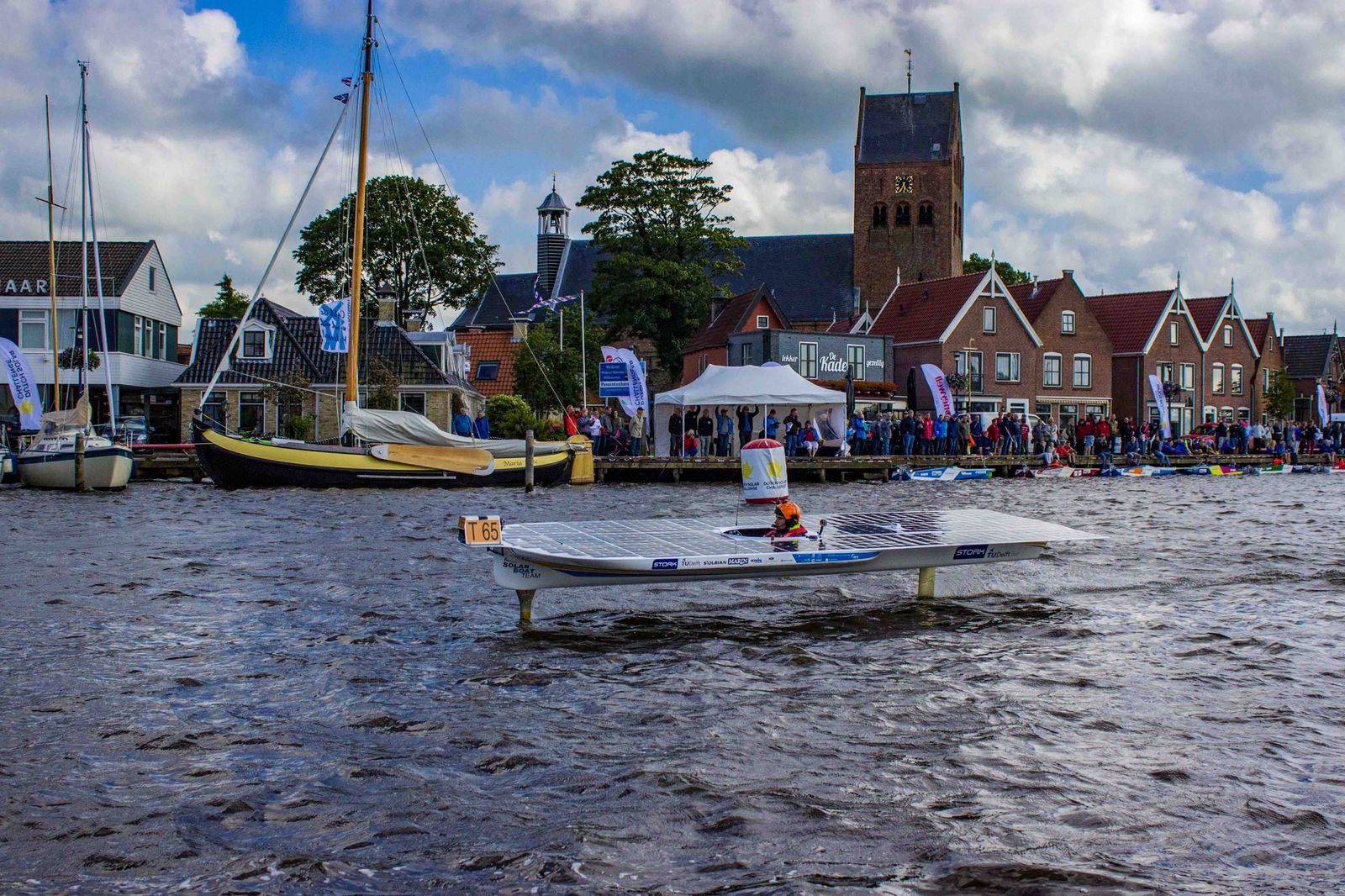 Flying Fish Design of hydrofoils for the TU Delft Solar Boat