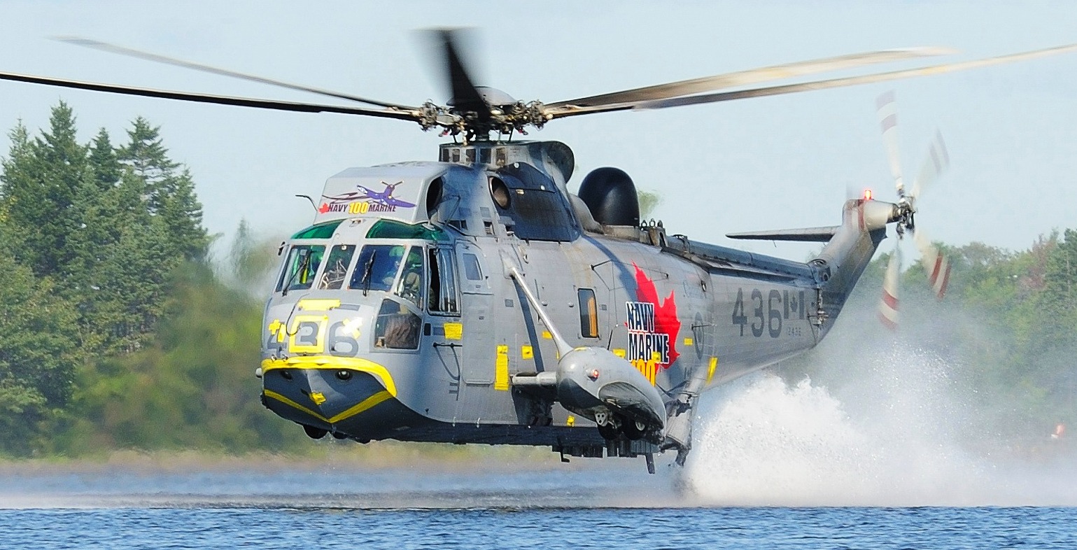Canadian Warplanes 7 Sikorsky CH124 Sea King helicopter