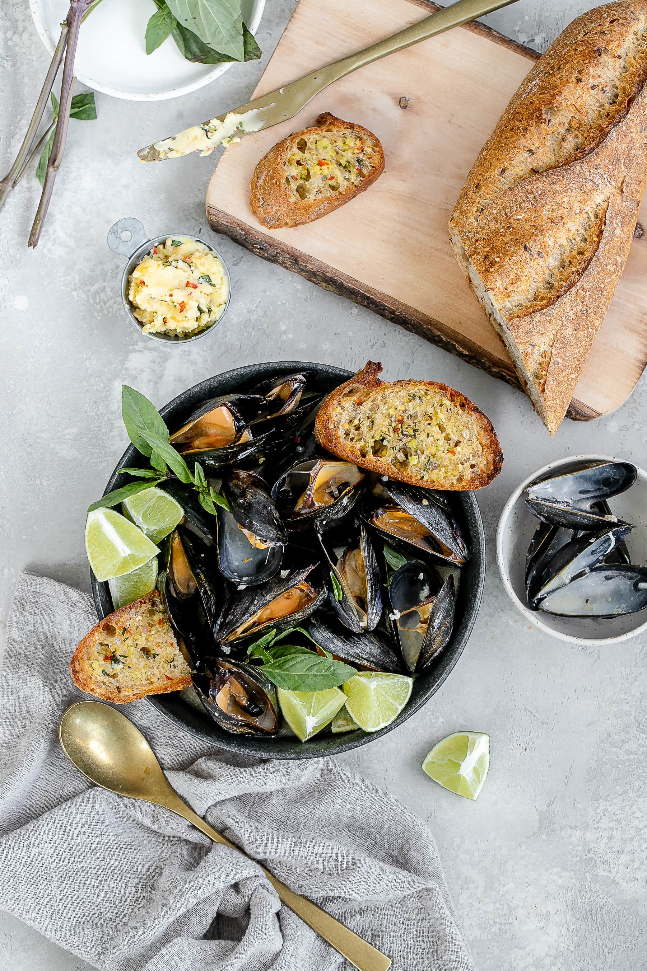 Mussels in Coconut Milk with Thai Garlic Bread