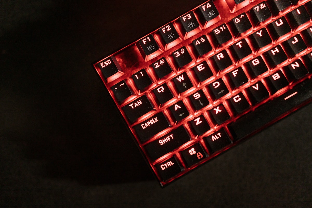 5 ADVANTAGES OF A MECHANICAL GAMING KEYBOARD SoftBit