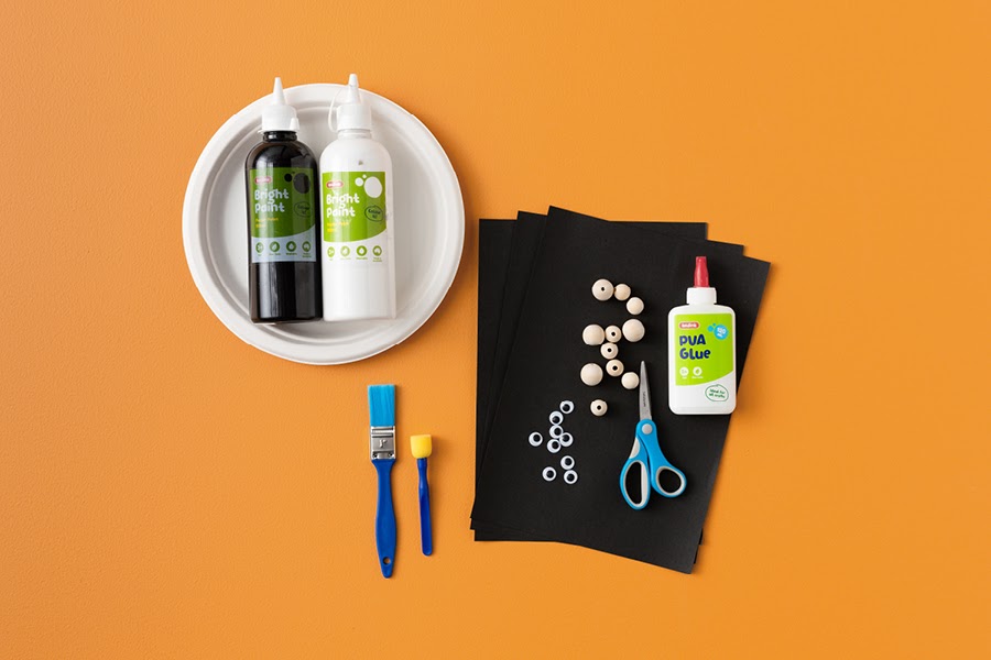 There are so many ways to use googly eyes, including this spooky wreath, an easy Halloween craft project for kids.