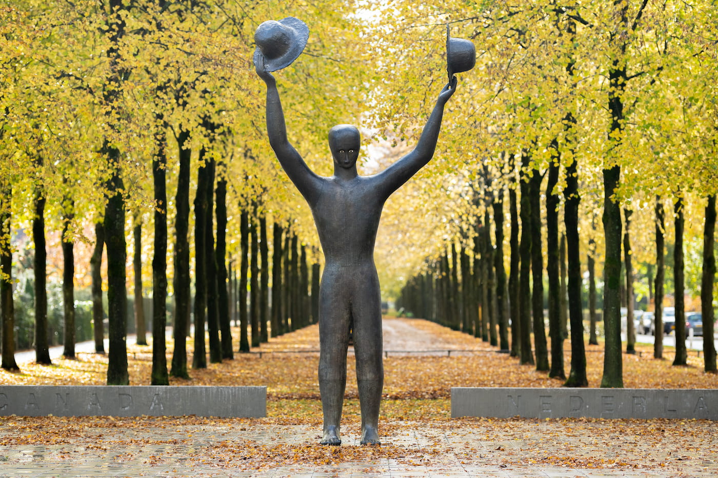 Oranje en Apeldoorn ontmoeten elkaar bij de Naald