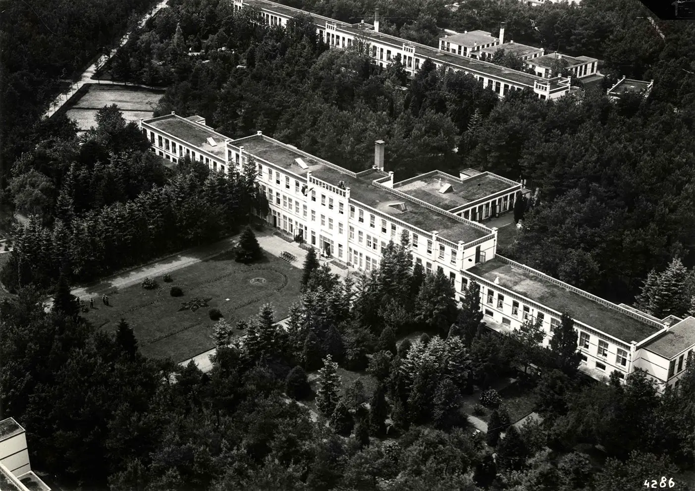 Het Apeldoornsche Bosch wordt ontruimd