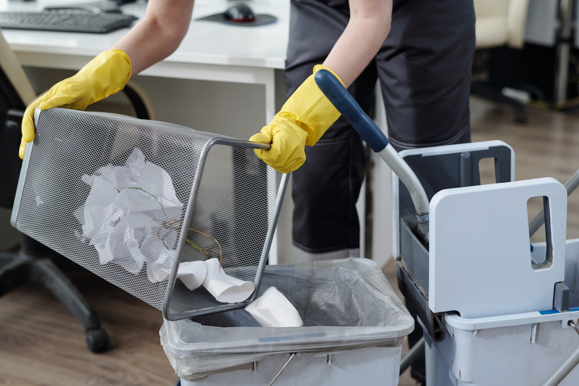 Your Ultimate Office Cleaning Checklist to Keep Your Workspace Spotless