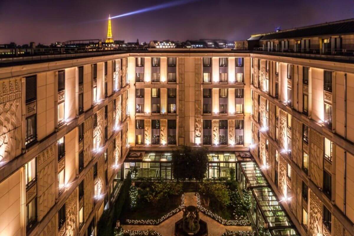 Bright building Collectionneur Hotel Influence Society Hotel Digital Marketing Agency