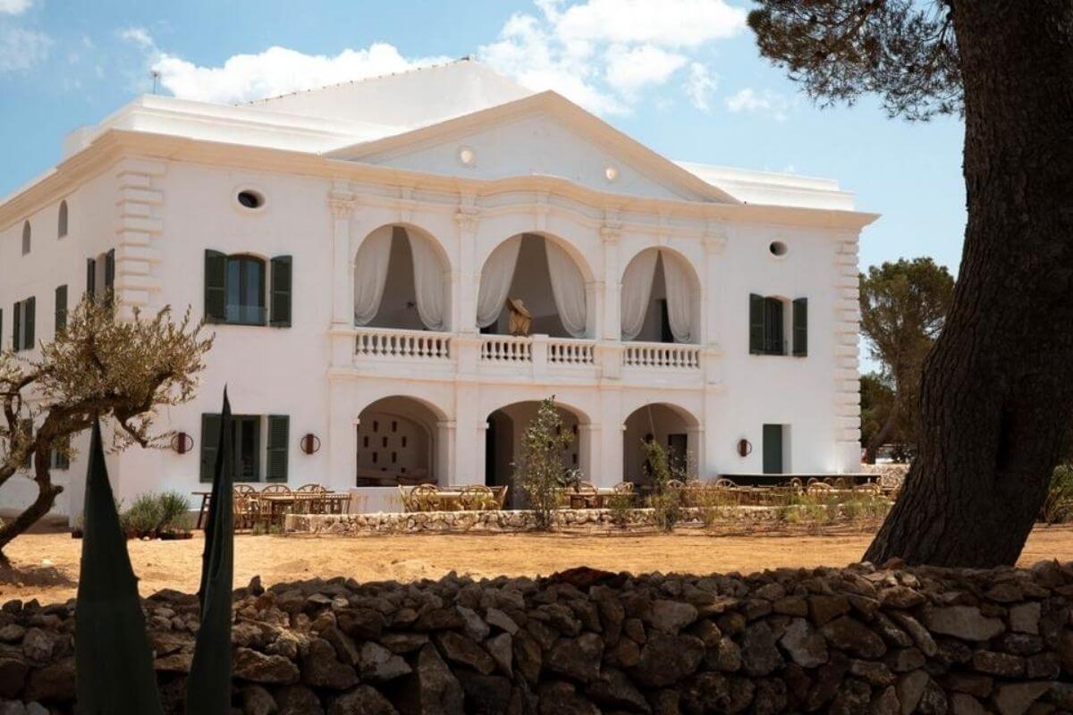 The white hotel Menorca Experimental Hotel Influence Society Hotel Digital Marketing Agency