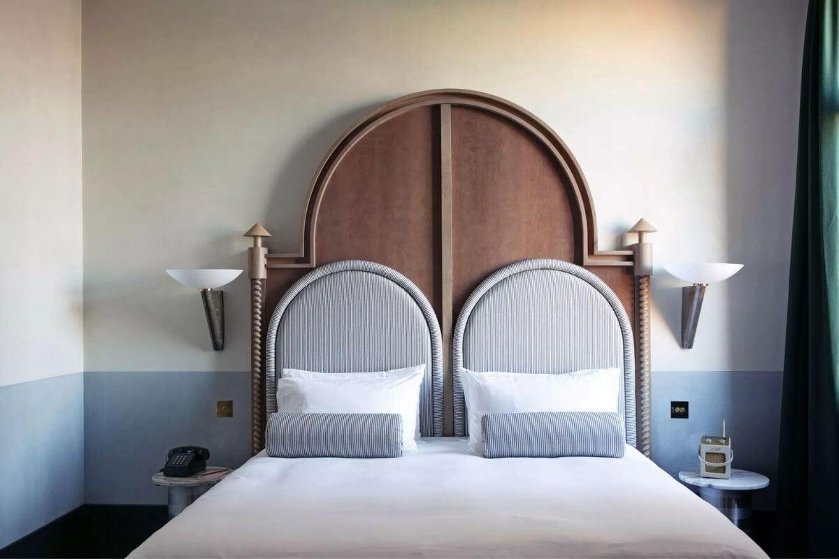 Double headboard Experimental Hotel Influence Society Hotel Digital Marketing Agency
