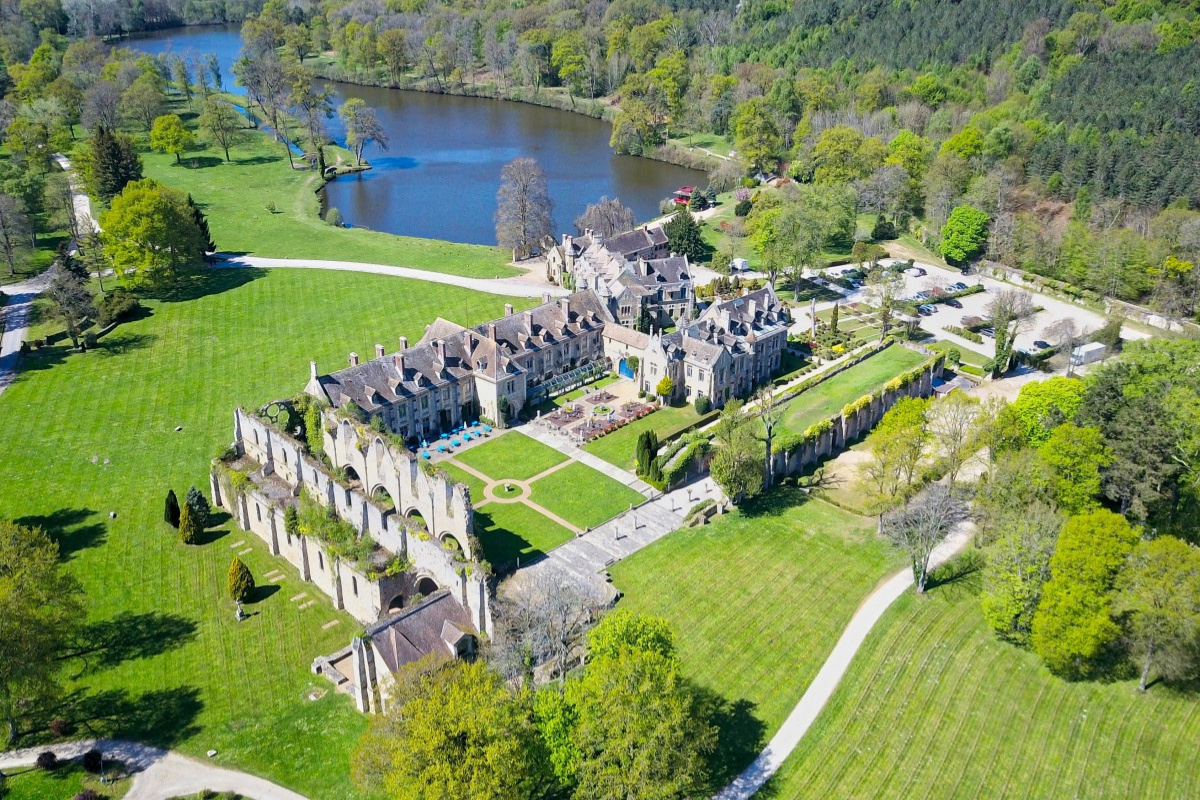 Castle view from above Abbaye des Vaux Hotel Influence Society Hotel Digital Marketing Agency